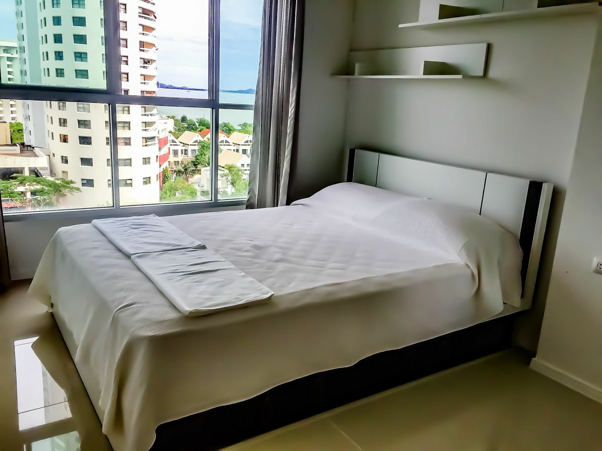 ホテル Lumpini Seaview Jomtien By Parikal エクステリア 写真